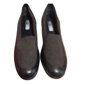 Munro American Kayla Slip On  Black Slip-On Shoes  Brown 7.5